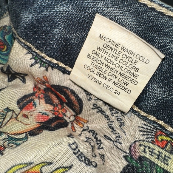 Ed Hardy Straight Leg Jeans with Embroidered Design - Picture 9 of 13
